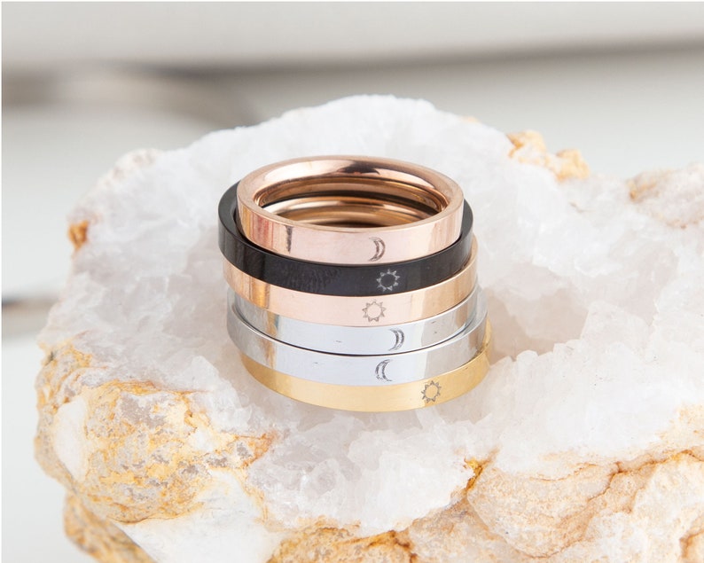 Maan zon paar ringen, gepersonaliseerde ring set, sierlijke maan en zon paar ringen, delicate maan ring, zon ring, ring set voor beste vrienden afbeelding 2