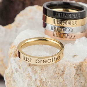 Anillo "Just Breathe", anillo de fuerza, joya inspiradora, regalo para amigos, anillo de yoga, anillo de respiración, joya para calmar la salud mental y la ansiedad.