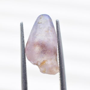 Ruwe witte saffier edelsteen: 5,8 kt natuurlijke ruwe steen voor sieraden