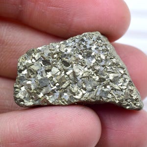 Vibrant Pyrite Cluster: 94.4 CT Gold Gemstone from Peru