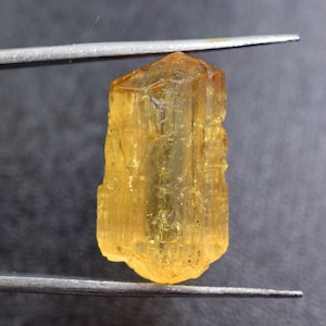 16.6 CTS Natural Imperial Topaz Raw Stone: Precious Rough Topazios, Brazil