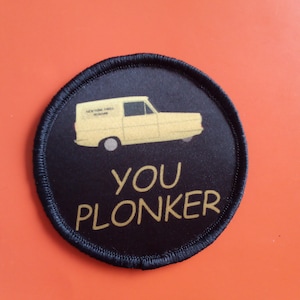 クラシック 80 年代 TV You Plonker 3 インチ パッチ バッジ