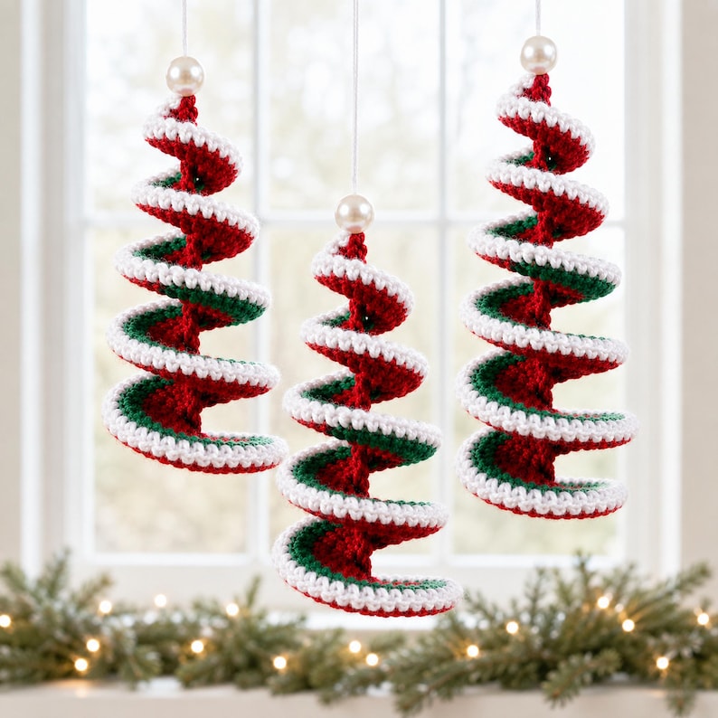 Christmas Crochet Spiral Wind Spinner Pattern PDF, Red Green Holiday Hanging Decoration, Festive Crochet Ornament, Xmas Crochet Pattern PDF
