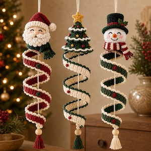 Schema PDF per ornamento natalizio a spirale all'uncinetto, Babbo Natale, albero e pupazzo di neve 3 in 1, decorazione natalizia da appendere, amigurumi a spirale con molla, download digitale