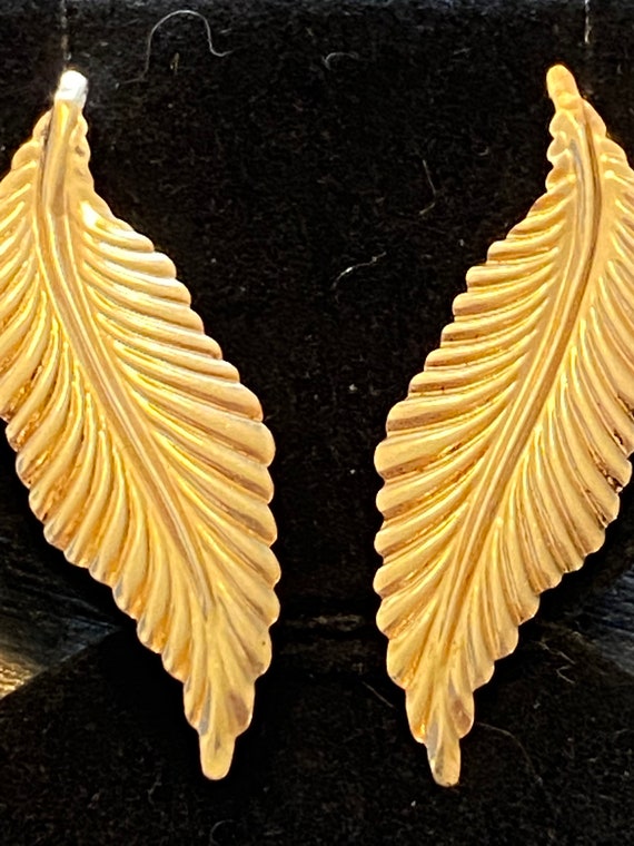 14k GOLD Feather Post Earrings - image 6