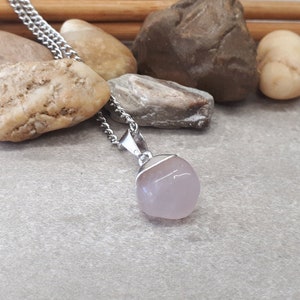 Circle Rose Quartz Charm, Gemstone Pendant Necklace, Round Rose Quartz Necklace, Unique Rose Quartz Necklace for Woman, Rose Quartz Jewelry