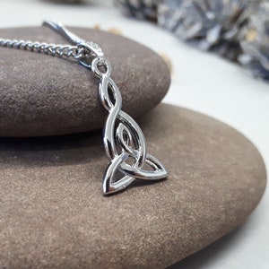 Keltischer Knoten Anhänger Halskette, keltischer Schmuck, Keltische Anhänger, irischer Knoten, Dreieinigkeit Knoten Charme, Dreieinigkeit Halskette für Frauen