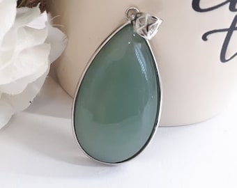 Pendente in fluorite verde - Collana di fluorite verde - Gioielli con pietra portafortuna - Gioielli in fluorite - Pendente ovale a goccia - Regalo per le donne