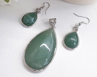 Set di gioielli in fluorite verde • orecchini pendenti pendenti in fluorite, pietra portafortuna in fluorite verde • collana a goccia di fluorite verde per donna