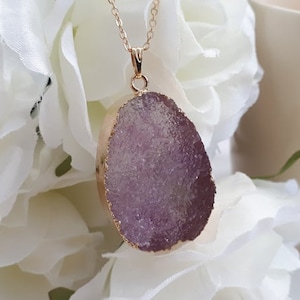 Amethyst Druzy Pendant / Natural Crystal Necklace / Sparkling Purple Druzy Necklace / Druzy charm Gold Necklace / Healing Jewelry for woman