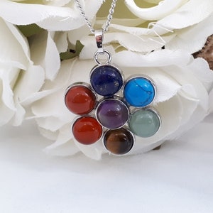 Chakra Halskette aus Silber, 7 Chakra Halskette, Schutz Anhänger, Regenbogen Anhänger, Yoga Kristall Edelstein Halskette