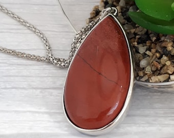 Collier jaspe rouge - pendentif pierre jaspe rouge - bijoux jaspe rouge - pendentif larme rouge - jaspe véritable - pendentif larme - cadeau pour elle