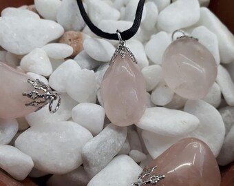 Rose Quartz Necklace // Rose Quartz pendant // rustic crystal gemstone necklace // valentines gift for her // Rose Quartz jewelry for women
