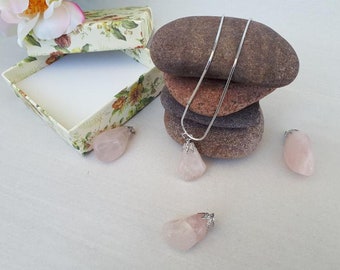Rose quartz necklace gifts for sister • Rose Quartz pendant necklace • Raw Rose-Quartz necklaces crystal jewelry • Crystal gift for women