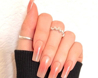 Auf Bestellung Handbemalte Press on Nails - Durchscheinende koreanische Blush Nägel mit Glitzer