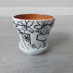 Hand Painted Terracotta Pot. Plant Pot with Face. Abstract Face Painting. Plant Pot with Drainage Hole. Plant Pot and Saucer. House Plants.