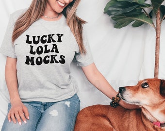 Maquette du t-shirt Bella Canvas 3001 Athletic Heather, Maquette de t-shirt Bella Canvas, Maquette de t-shirt avec chien, Maquette de mannequin, Maquette avec chien, Maquette de t-shirt gris