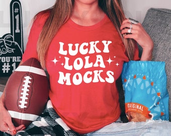 Bella Canvas 3001 Heather Red Mockup, Mockup di pallone da calcio, Mockup stilizzato, Mockup sportivo, Mockup autunnale, Mockup di maglia da calcio, Mockup di modello