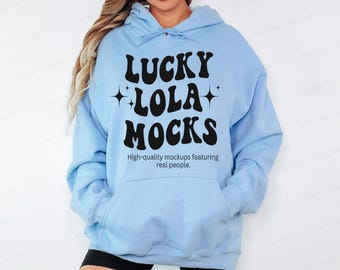 Gildan 18500 Hellblau Mockup, Gildan 18500 Hoodie Mockup, Hellblauer Hoodie 18500, 18500 Gildan Model, Hoodie Mockup Gildan