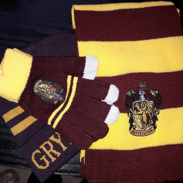 Ensemble Harry Potter Gryffondor ou Serpentard (bonnet, écharpe et gants)