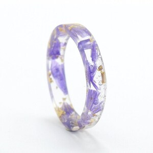 Fine ring inspired by nature, pressed real flowers, purple petals, gold flake, silver, resin violet ring. Romantic gift for her, gold ring