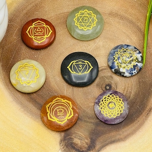 7 Chakra Crystal Palm Smooth Pocket Stone Set with Engraved Chakra Sunskrit Symbols, Polished Chakra Healing Crystals Gift Set