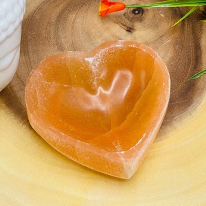 Selenite Charging Bowl for Crystal Cleansing, Heart Shaped Charging Dish 10 cm (4 inch)