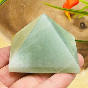 Green Aventurine Pyramid, Healing Crystal Pointer, Stone of Intelligence, 1 and 2 inches
