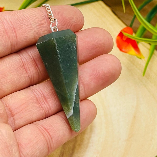 Green Aventurine Crystal Pendulumwith Silver Plated Faceted Chain, Healing Dowsing Energy Balancing Point Pendulum