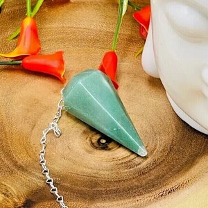 Green Aventurine Crystal Pendulum with Silver Plated Faceted Chain, Healing Dowsing Energy Balancing Point Pendulum