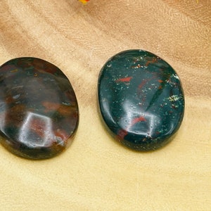 Bloodstone Heliotrope Jasper Smooth Stone, Pocket Gemstone for Stress Relieve, Crystal for Healing of Heart Chakra