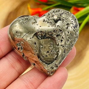 Pyrite Crystal Heart Palm Stone, Fools Gold Pyrite Pocket Stone Carving, Healing Crystal for Strength and Protection, 1.5 & 2 Inch in Size