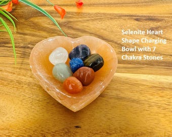 Cuenco de selenita con forma de corazón, piedras pulidas de los 7 chakras y bolsa de terciopelo.
