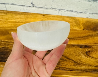 Selenite Charging Bowl for Crystal Cleansing, Crystal Holder Dish, 10 cm ( 4 inch ) Charging Station Offering Bowl