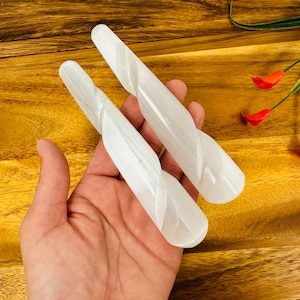 Selenite Crystal Massage Healing Wand, Meditation Spiral Wand 5 inch