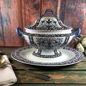 Large soup tureen and platter in faience of Gien France