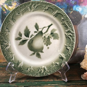Majolica fruit pear plate green ceramic Luneville