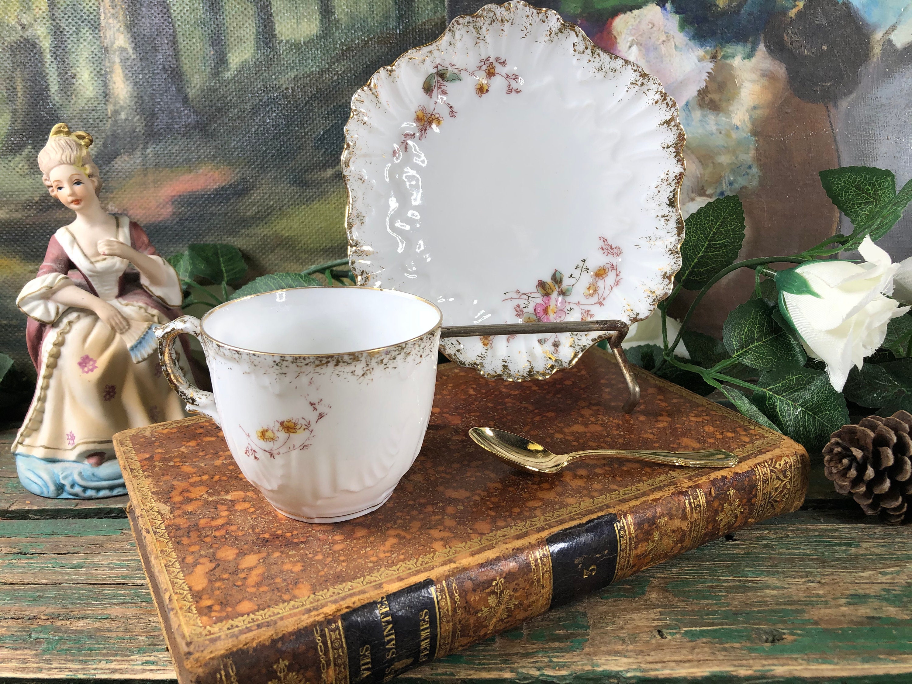 Tasse et Sous Tasse Décor Petites Fleurs en Porcelaine de Limoges