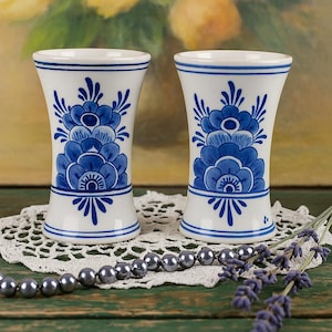 Pair of Vintage Delft Blue Vases – White and Blue Ceramic – Dutch Pottery Bud Vases – Hand-Painted Floral