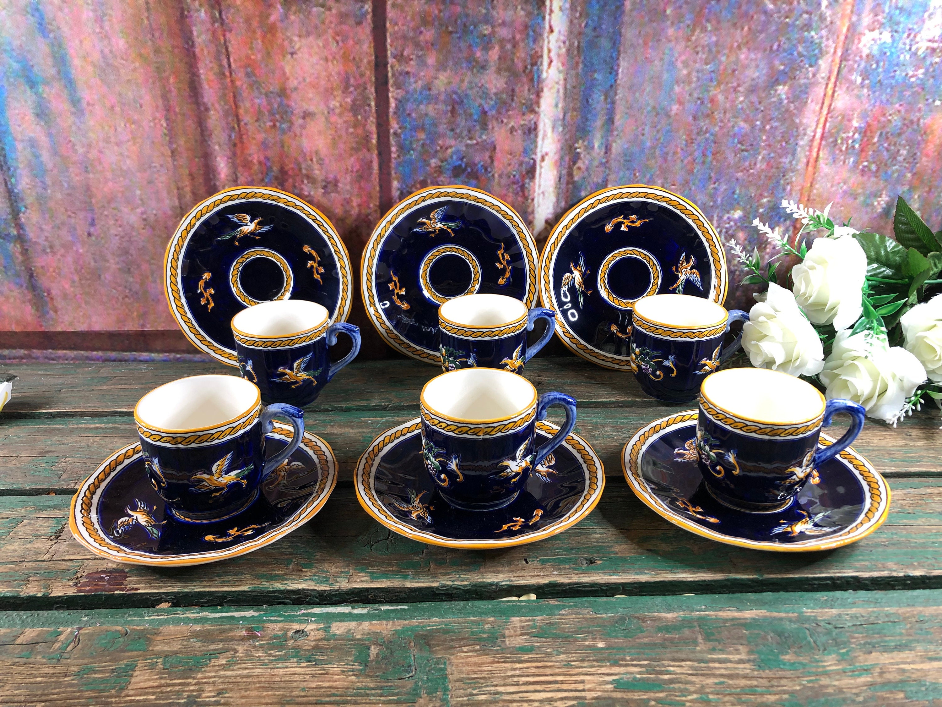 6 Tasses à Café Bleu Gien Décor Renaissance avec Putti