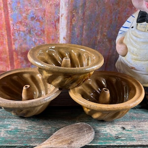 3 small vintage French alsacien cake mold, individual former Kougloff mould, brioche mold