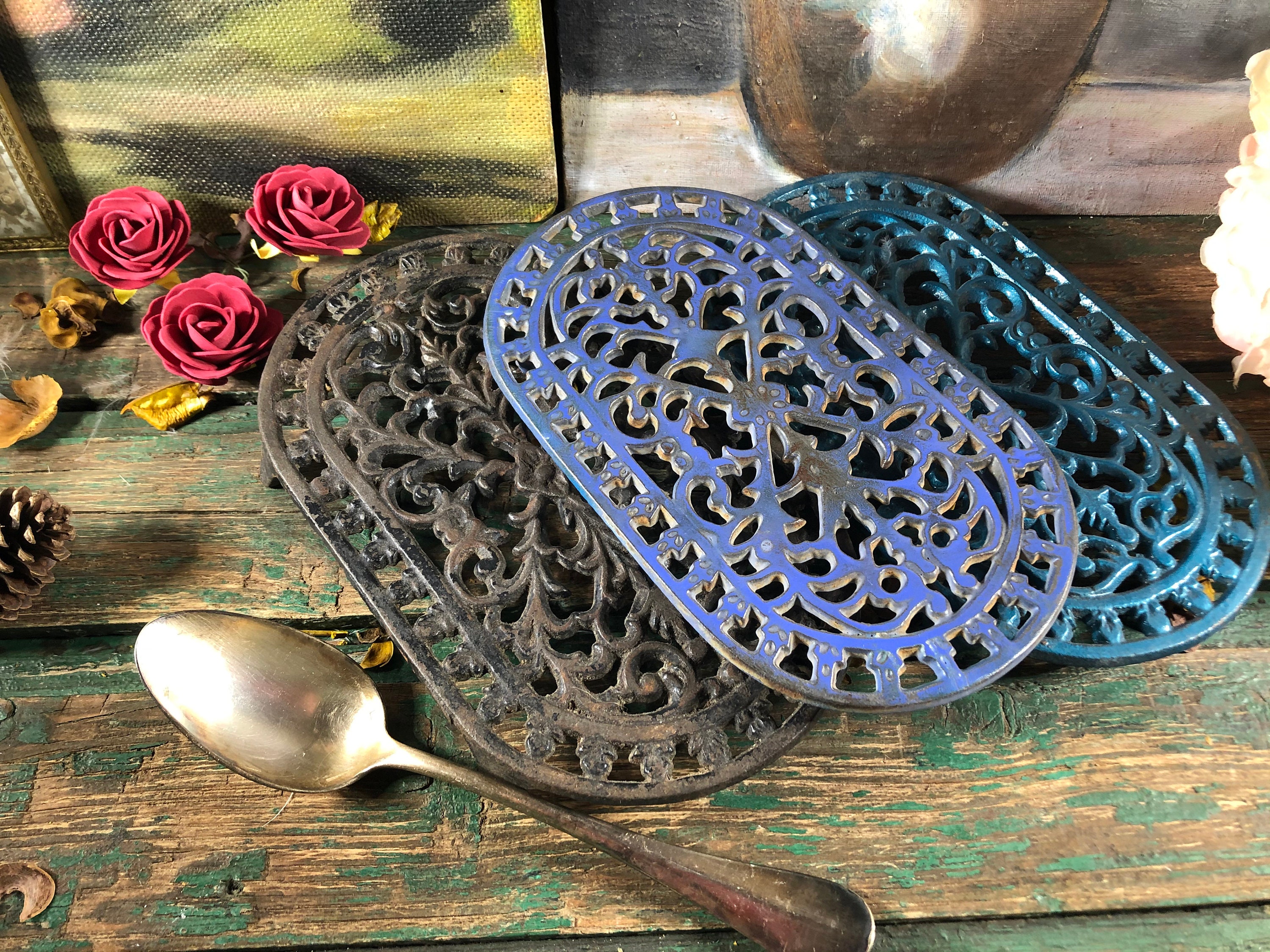 Petit Dessous de Plat Vintage en Fonte Émaillée