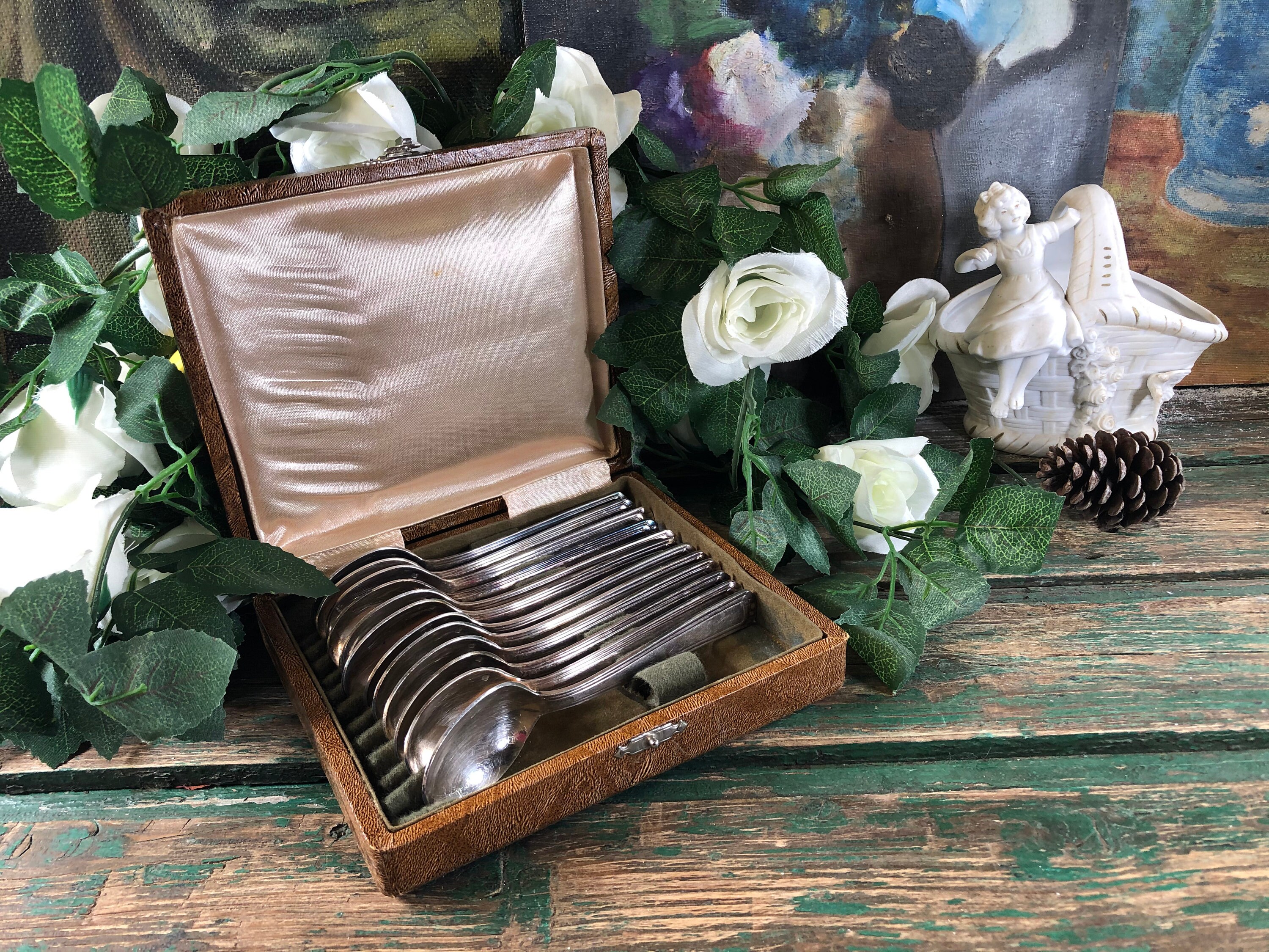 Coffret de 12 Petites Cuillères Modèle Art Déco en Métal Argenté