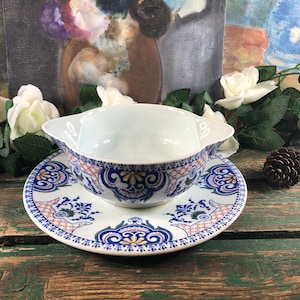 Blue sauce boat Gien model Royal round gravy boat with platter uncerplate
