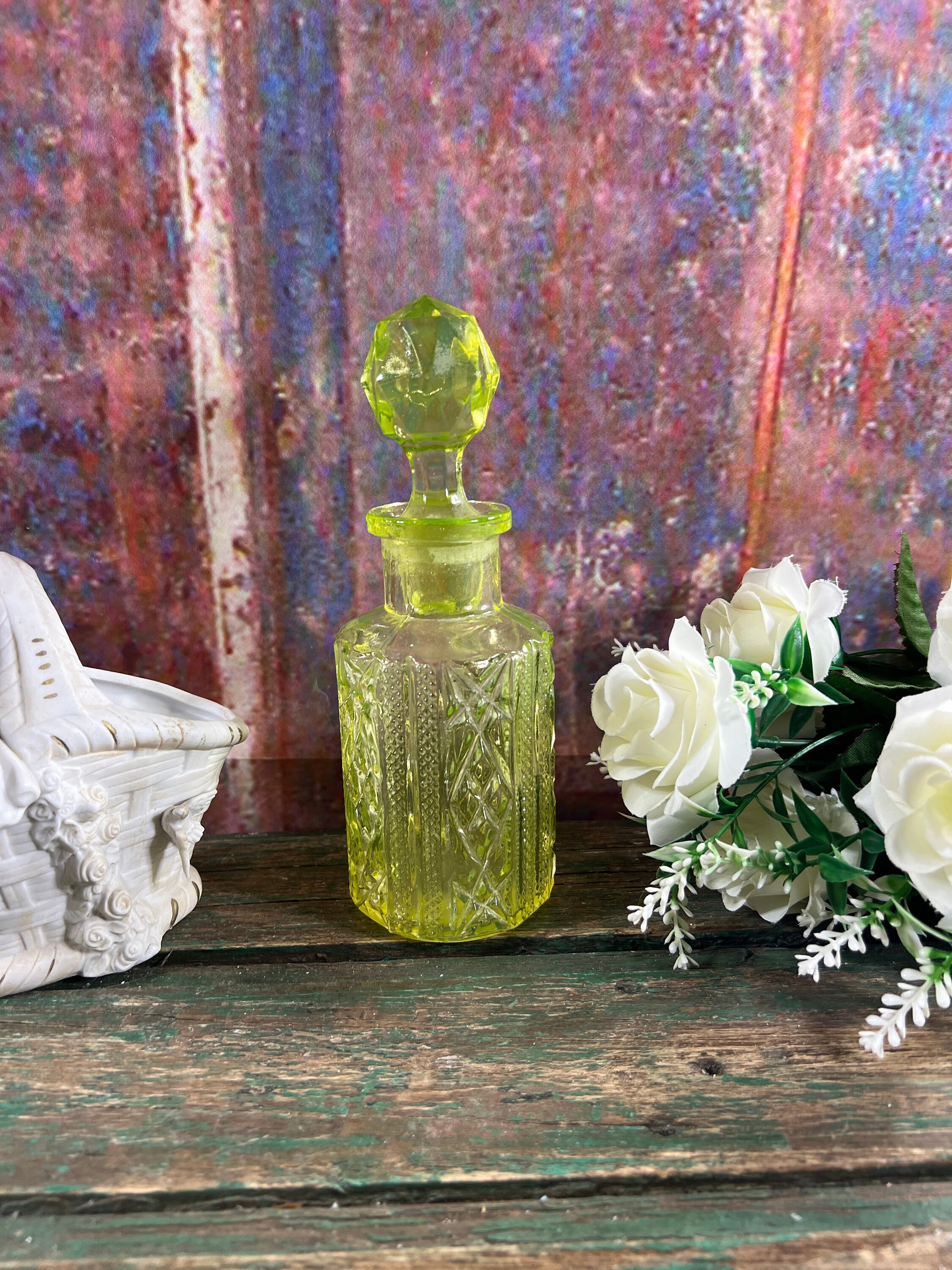 Ancien Flacon de Parfum Jaune Vert en Ouraline Val Saint Lambert Art Déco Uranium Citrine
