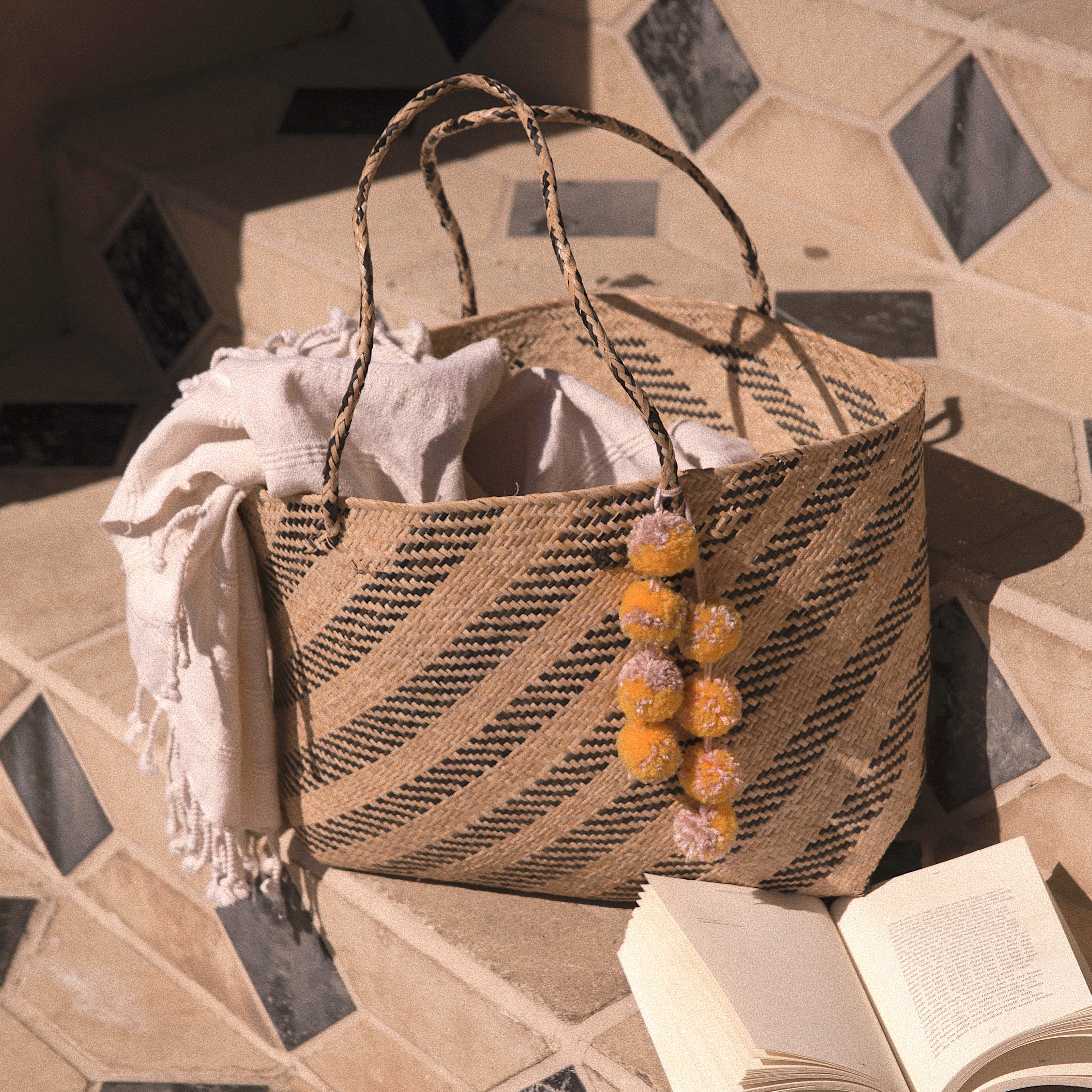 beach straw tote