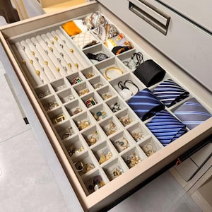 Custom jewellery tray under glass · glass top jewellery drawer · display jewellery tray