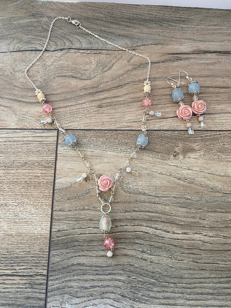 Gift for her. Everything is coming up Roses Women/'s necklace and dangle earring set Women/'s jewelry gift set