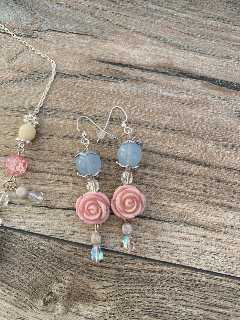 Gift for her. Everything is coming up Roses Women/'s necklace and dangle earring set Women/'s jewelry gift set