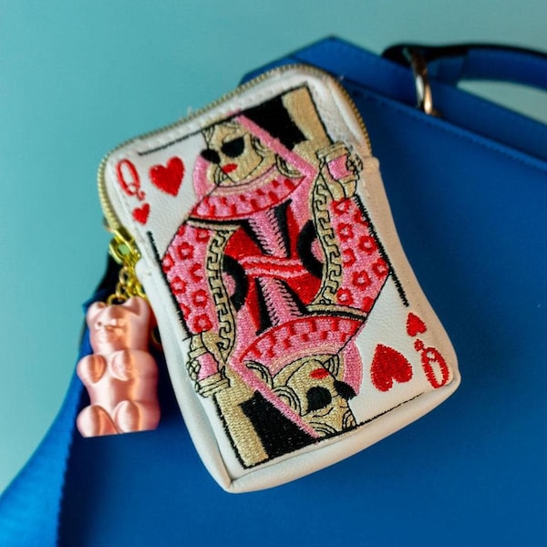 Herzkönigin Geldbörse, Latte Liebhaber Geschenk, gestickte Karte Brieftasche, niedlicher Kaffee Münzenbeutel, 10x12 cm weiße Reißverschluss-Beutel, ästhetische Mini Tasche